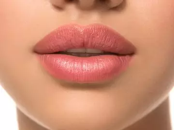 Makeup Tips For Bigger Lips Without Surgery!
