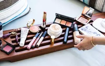 How to Protect Your Makeup During Travel